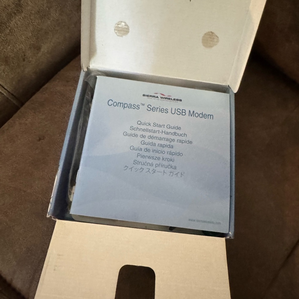 Compass 888 Black USB Modem - Picture 2 of 3